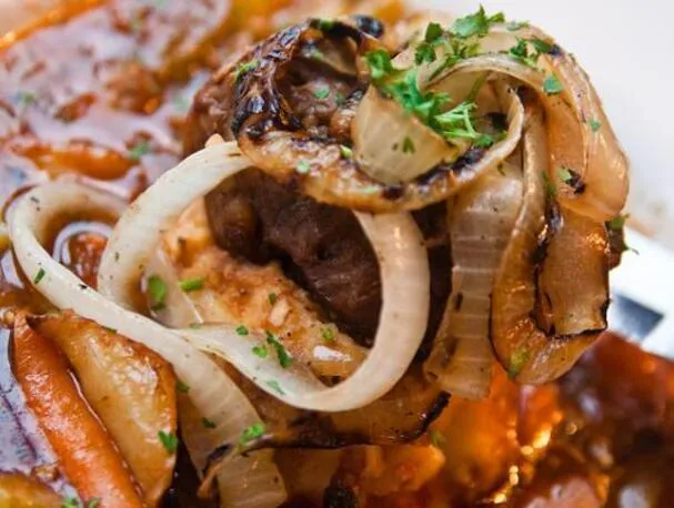 Incroyables côtes de bœuf braisées