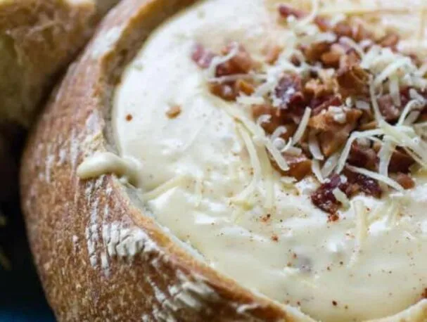 DIP AU FROMAGE À LA BIÈRE ET AU BACON