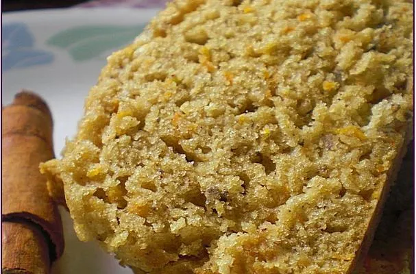 Pain aux bananes et aux carottes sans œufs dans un autocuiseur