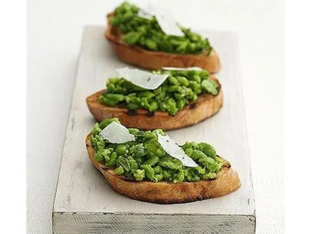 Crostini aux fèves