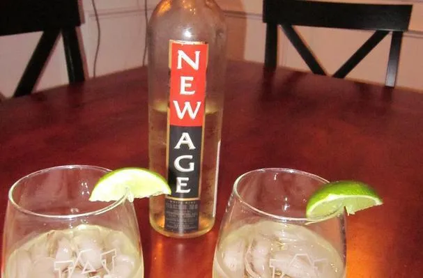 Vin blanc pétillant sur glace