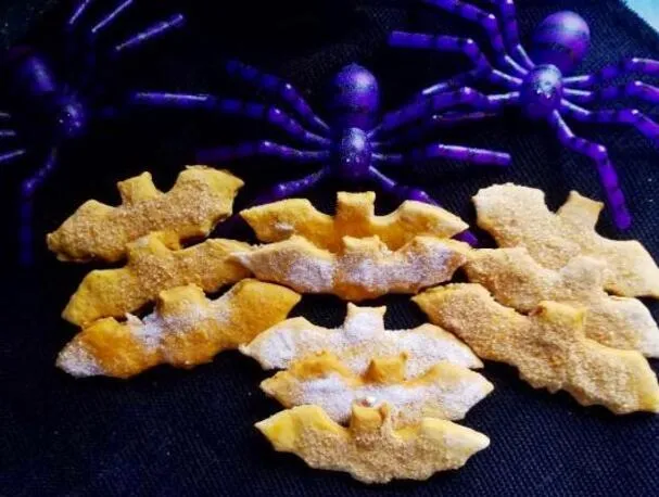 Biscuits d'Halloween à la citrouille découpés