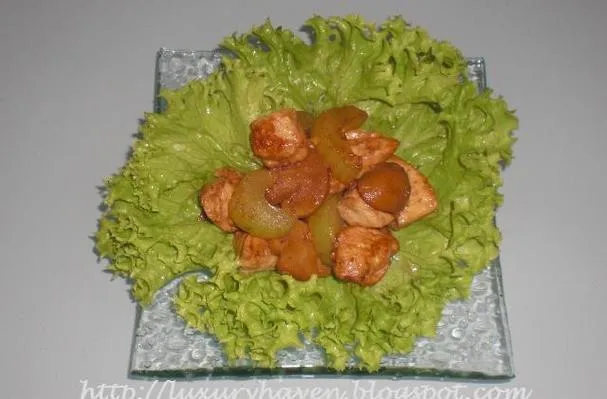 Pouches de laitue farcies au poulet et au céleri