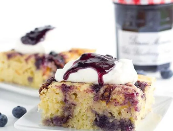 Pancakes au bacon et aux myrtilles cuits au four