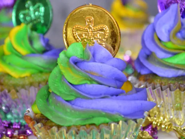 Mardi Gras Cupcakes