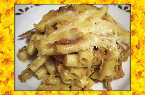 Ziti au four avec saucisses et pepperoni